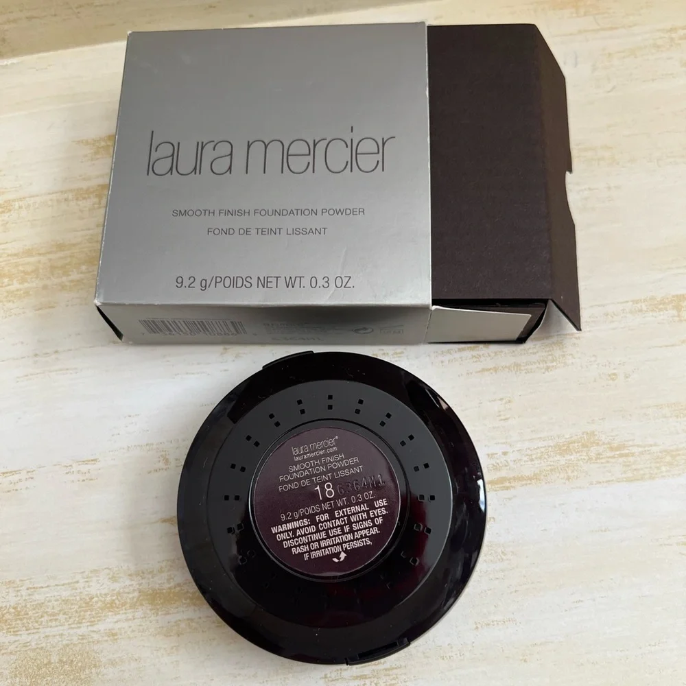 Laura Mercier smooth finish foundation powder 18 BRAND NEW WITH BOX